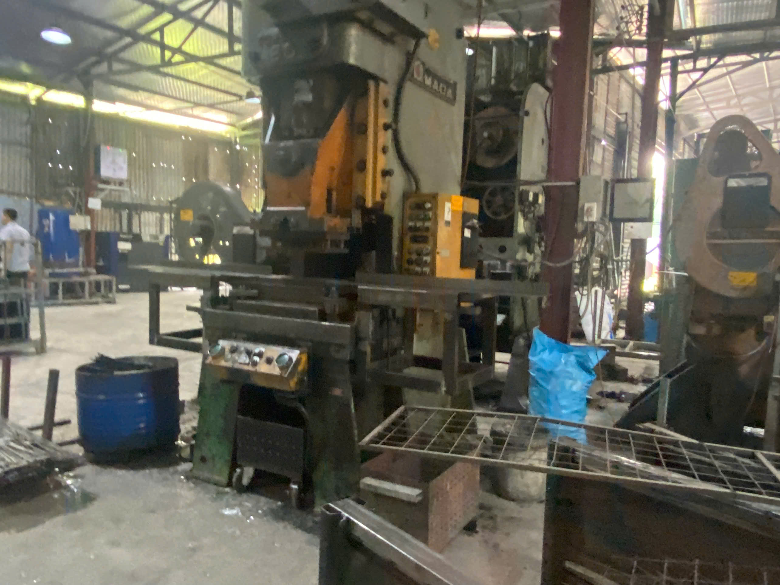 Stamping machine 2.jpg
